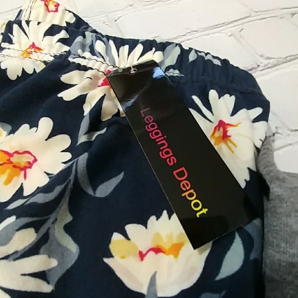 NWT Leggings Depot Navy Floral Leggings - Picture 4 of 6